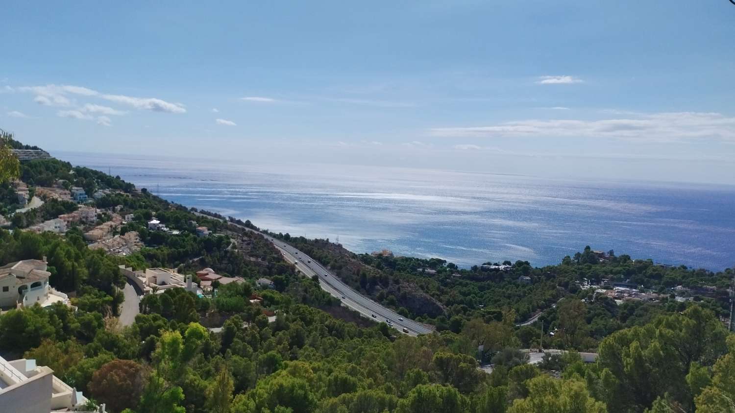 1.800 MTRS de parcela con impresionantes vistas en Altea Hills .