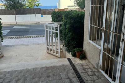 Local y apartamento a 15 mtrs del Mar